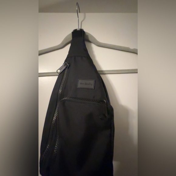 Vera Bradley Sling - Picture 3 of 5